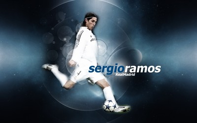 冠军体育焦点-C罗任意球直挂死角