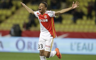 冠军体育精华-亚马尔冷静推射死角