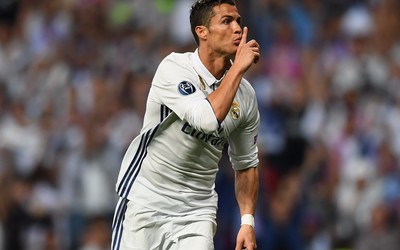 冠军体育快讯-但她说足球永远是第一